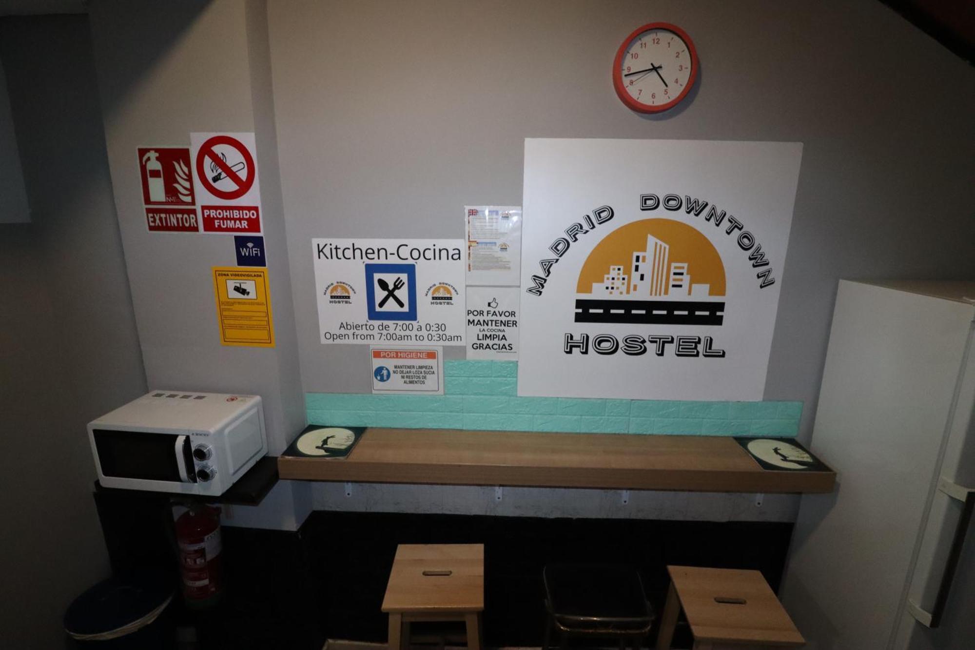 Madrid Downtown Hostel Exterior photo